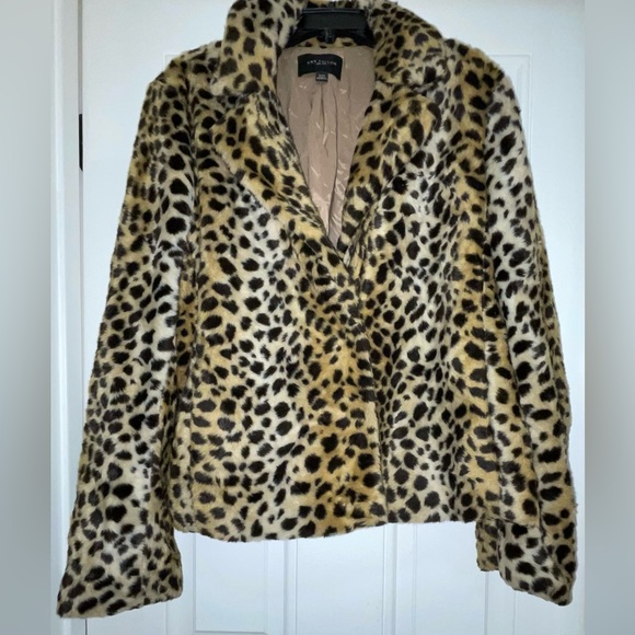 Ann Taylor Jackets & Blazers - Ann Taylor Animal Print Teddy Jacket with pockets 2XL / XXL